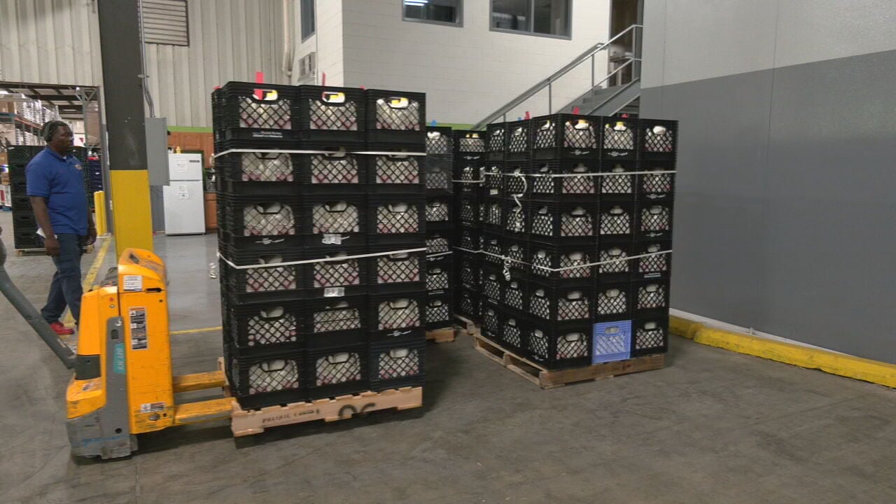Louisville nonprofit Dare to Care receives nearly 14,000 servings of milk from Prairie Farms